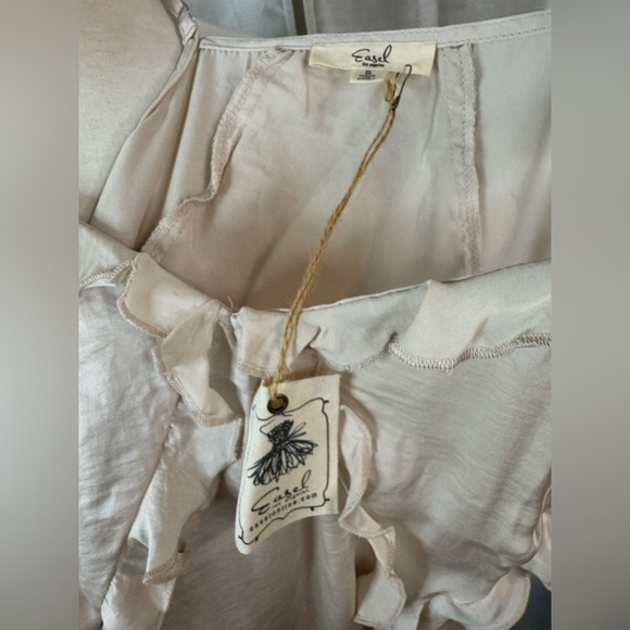 Easel Cream Ruffled Tank top - Picture 6 of 9